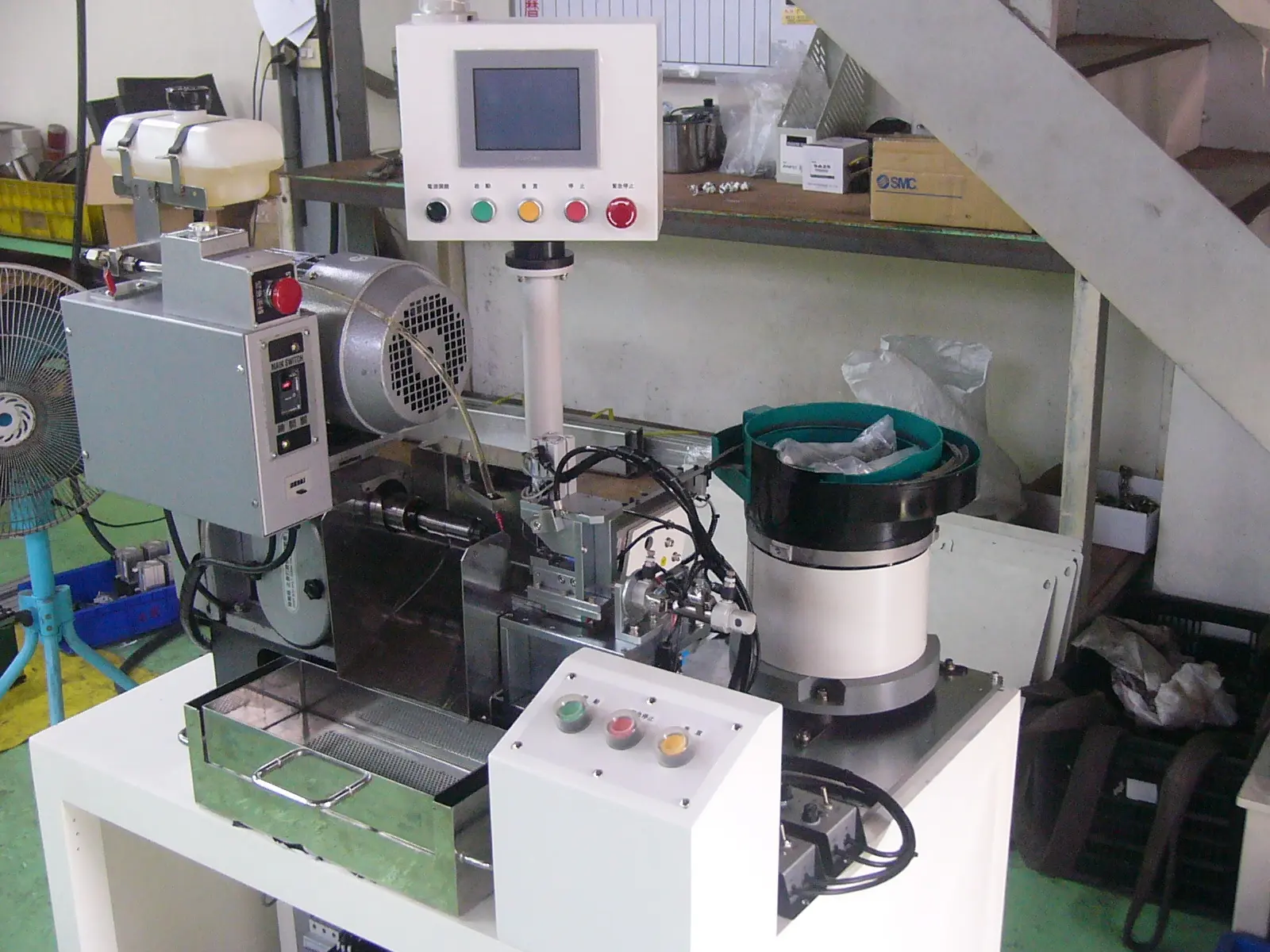 針受座自動攻牙機